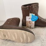 Muk Luks Winter Boots, Size 7 Brown Photo 3