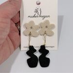 Maker Megan Handmade Retro Floral Polymer Clay Dangle Earrings Black Photo 0