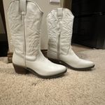 Steve Madden  White Western Women's Boots Photo 1