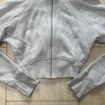 Lululemon  Scuba Full-Zip Cropped Hoodie in Heathered Core Ultra Light Grey Photo 8