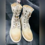 Timberland  faux fur boots size 6 very soft in the inside cozy for cold weather Photo 2