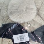 C. Wonder Cream Knit Scarf and Hat Set NWT One Size Cream Scarf Gift Set Photo 3