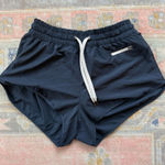 Vuori  Shorts Women’s Small Athletic Photo 0
