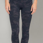 Spanx ‎ Seamless Camo Leggings Photo 0
