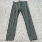 Vuori Womens Daily Form Legging in Marsh Size Small Preppy Workout Sports Photo 1