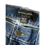Banana Republic Raw Hem Girlfriend Jean Medium Wash Size 26/2 Relaxed Fit Casual Photo 2