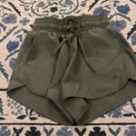 ALBION FIT Albion small green shorts Photo 3