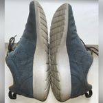 Nike  Rosherun Blue and Yellow Athletic Shoes with Cushioned Design Photo 4