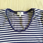 Socialite Navy & White Scoop Neck Short Sleeve Top – Size Large Photo 3