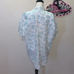 Best American Clothing Co white floral short sleeve button Down shirt Size L Photo 3