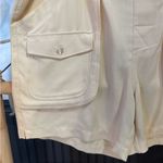 Tommy Bahama  Women's Butter Yellow 100% Silk Cargo Shorts ~ Size Medium 💚🍄 Photo 1