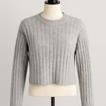 American Eagle  Ribbed Knit Cropped Sweater Gray XS  Long Sleeve Crewneck Ribbed Photo 4
