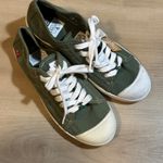 le temps des cerises Olive Green Canvas 8.5 Cherry Embroidered Sneakers Sz 39 Photo 3