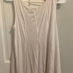 Basic White Flowy Tank Size L Photo 1