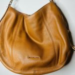 Michael Kors Julia Medium Leather Acorn Tan Shoulder Handbag Purse Photo 1