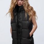 ZARA  WATER-RESISTANT PUFFER GILET Photo 0