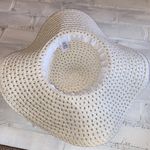 Wide brim floppy white sunhat Photo 4