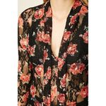 Forever 21 ✨HP✨F21 Contemporary Rose Print Top✨ Photo 2