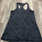 Lululemon  Cool Racerback Paisley Inkwell size 8 great condition! Photo 6