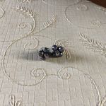 White House | Black Market 🌵Pair of faux pearl stud clusters in lavender EUC Photo 1