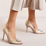 Badgley Mischka 110mm Crystal-Embellished Satin Buckle Pumps, Nude Size 8 NEW Photo 0