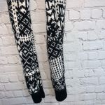 Abercrombie & Fitch ๐บ๐ธ A&F Black & White Patterned Scarf Photo 1