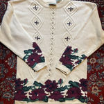 Northern Reflections  Vintage Cream Women's Flower Embroidered Sweater Small Photo 0
