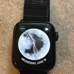 Apple Watch Series 5 Space Gray 40mm EXCELLENT CONDITION Photo 0