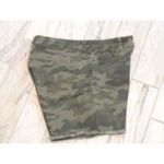 Universal Threads NEW Universal Thread women's size 6 28" waist High Rise Midi Green camo shorts Photo 4