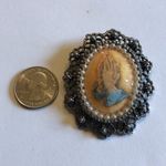 Vintage Silver Tone Praying Hands Sugar Coated Brooch Shoulder Pin Pendant Photo 3