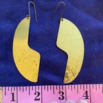 Large Gold Tone Abstract Puzzle Piece Photo 1