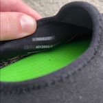 OOFOS Woman’s OOMG EEZEE Low Shoe Slip On Sneaker Black Size 6 Photo 6