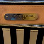 Victoria's Secret Victoria Secret’s Beauty Bag Photo 4