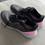 Nike  Revolution Women’s Running Shoes 9 Photo 0