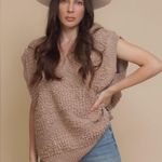 POL  Oversized textured sweater vest with hood Photo 0