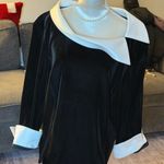 R&K Evening Black and Gold Top Size L Photo 0