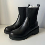 Blondo  Frankie Waterproof Chelsea Boot NWT Photo 0