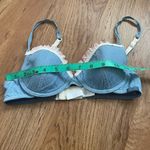 Jessica Simpson bra Photo 5