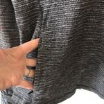 Lululemon Women's Run Briskly 1/2 Zip Top in Coco Pique Gray Black - Size 10 Photo 3