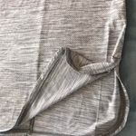 Head  active wear top  Photo 3