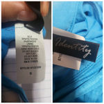 Identity women's V Photo 6