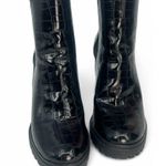 Aritzia | 7.5 | Boots Booties Stretch Alligator Print Pull On Women's Lug Heels Photo 2