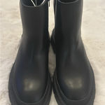 NEW AMERICAN EAGLE WOMEN CHUNKY HEEL ANKLE BLACK BOOTS WITH PIPING SZ 7.5 Photo 0