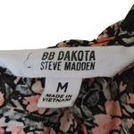 Steve Madden BB Dakota Floral Color Black Sleeveless Blouse Size Medium M Light Photo 2