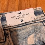 Hollister 3 / 26 Jean Shorts Curvy Ultra High Rise Mom Short 3" Button Fly NWT Photo 2