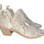 Dolce Vita Women's Sonni Snakeskin Ankle Bootie size 8 Gray Photo 3