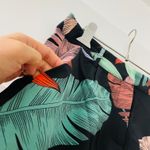 TCEC NWOT |  Roll Hem Tropical Shorts – Black – M – CP9529 Photo 2