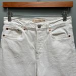 Levi's Levi’s Big E Wedgie Straight Raw Hem Jeans in White 26 Photo 4