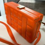 Source Unknown Woman’s box cross body bag in orange color Photo 8