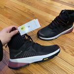 Spyder Summit Fur Leather Waterproof Hiking High Top Vibram Outsole Slip resistant lightweight superior comfort Combat Gray Maroon Accents Trail Running Snow Winter Versatile Women's Ankle Boots Size 9 Photo 3